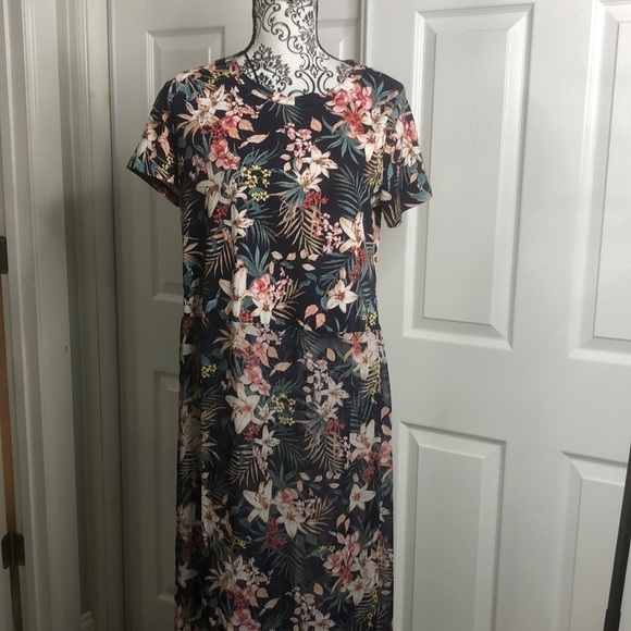 Sweet Rain Blue Floral Long High Slit Top M - Picture 1 of 9